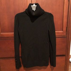 EUC Banana Republic turtleneck sweater. Size S.